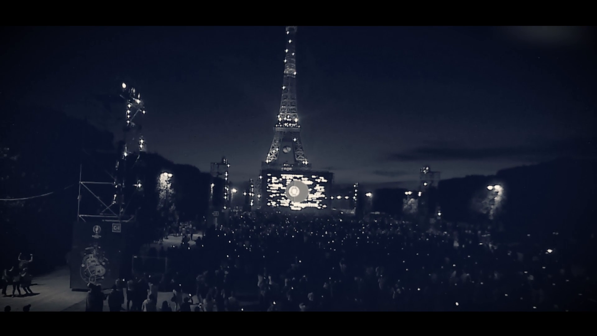 Thumbnail for Orange lights up the Eiffel Tower
